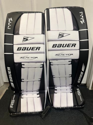Small Bauer Vapor R5 Pro Goalie Leg Pads (Used 5 times)