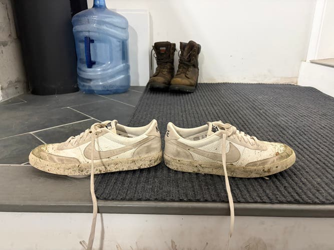 White Unisex Size M 8.5 (W 9.5) Nike Blazer Shoes (Used) (I will clean them before shipment)