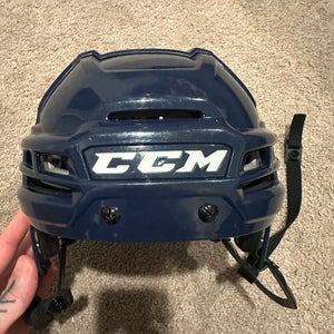 Medium CCM Tacks 910 Helmet (Used)