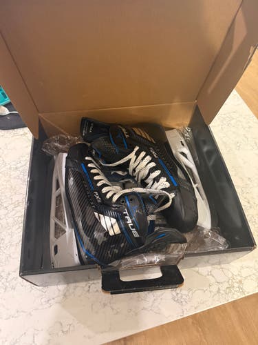 2026 True Catalyst Pro Hockey Skates Regular Width 11 (New)