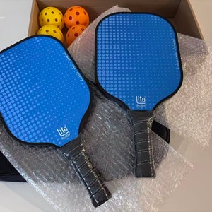 New Pickleball Paddle Set – 2 Fiberglass Paddles, 4 Balls & Bag