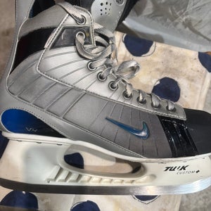 Nike Quest V4 Hockey Skates Regular Width 10 (Used)