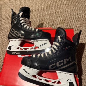 Custom CCM JetSpeed FT6 Pro Hockey Skates Tapered 6 1/4 (Used)
