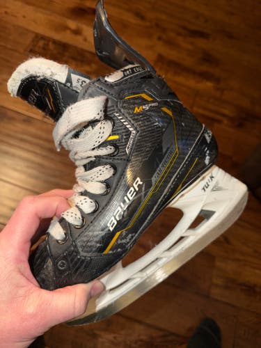 Bauer Supreme M5 Pro Hockey Skates Regular Width Size 3.5 (Used)
