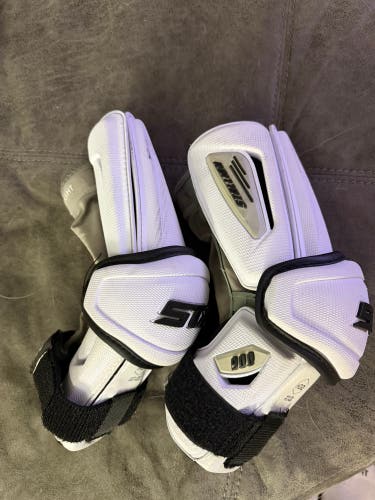 Medium Adult STX Stallion 900 Arm Pads (Used)