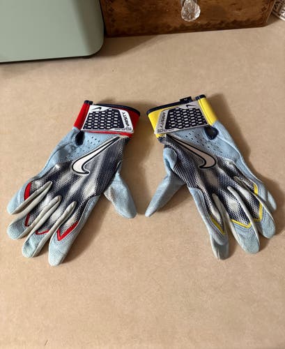Nike Alpha Varsity Ronald Acuña Batting Gloves Medium
