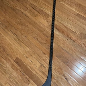 Senior Extra Lite Right Handed Hockey Stick P28 95 Flex Pro Stock (New)