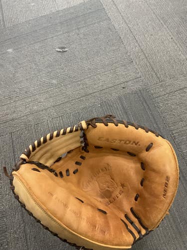 Used Easton NATURAL ELITE BB/SB Catchers RH Throw Tan 33" 11614-S000229730
