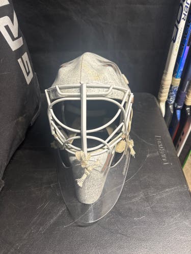 Vaughn Pros Choice Goalie Mask (Used)
