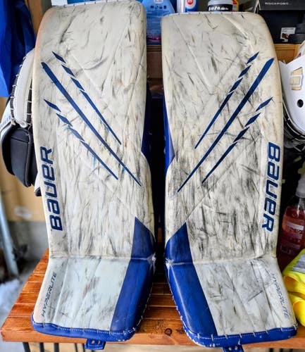 Bauer Hyperlite Goalie Pads Size L (35+1) White/Blue – Solid Structurally – Cosmetic Wear