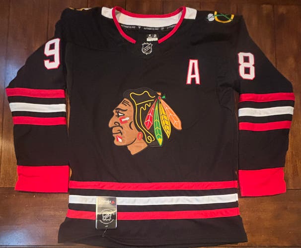 Chicago Blackhawks Connor Bedard Jersey Adult Small (46) NWT