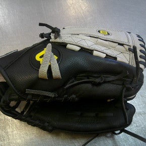 Used Wilson A350 BB/SB Glove RH Throw Black 11 1/2" 11339-S000198224