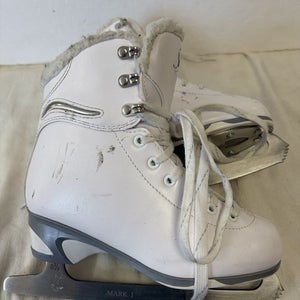 Girls Junior Size 4 Jackson Ultima Soft Skate Figure Ice Skates