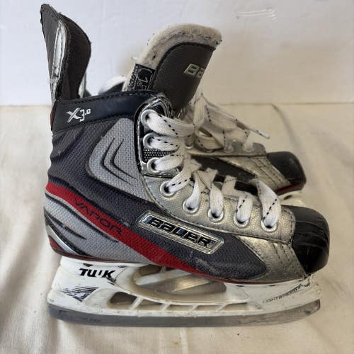 Boys Junior Size 1.5 Bauer Vapor X3.0 Ice Hockey Skates