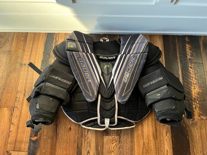 Small 2017 Bauer Supreme 1S Goalie Chest Protector (Used)