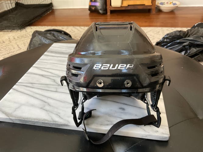 Medium Bauer Re-Akt 85 Helmet (Used)