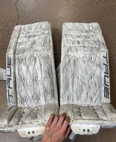 White True Catalyst PX3 Goalie Leg Pads | Senior 32" Pro Stock (Used)