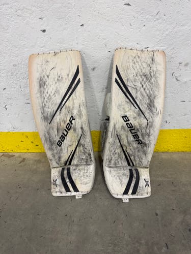 Large 2019 Bauer Vapor 2X Pro Goalie Leg Pads, Glove, and Blocker(Used)