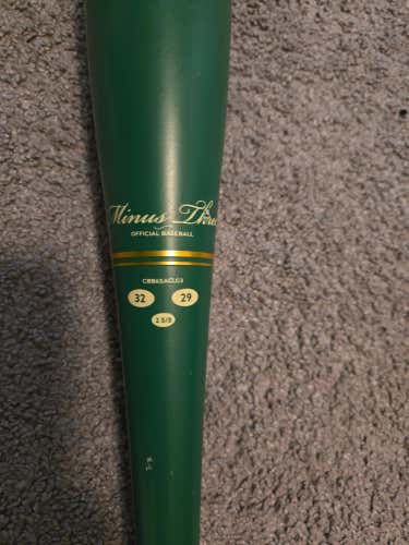 2025 Combat MFG Spec A1 Alloy BBCOR Certified Bat (-3) 29 oz 32" (Used)