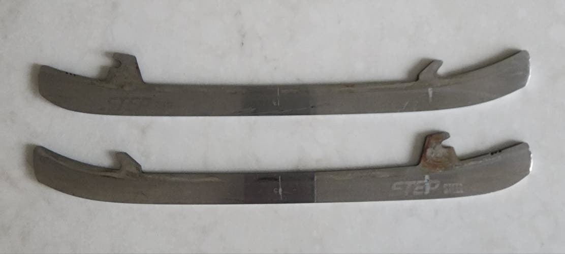 CCM Step Steel XS Stainless Steel Runners – Size 247 - USED