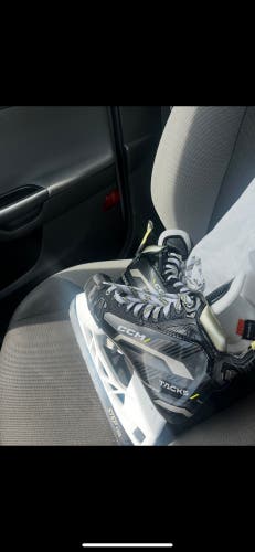 2022 CCM AS-V Hockey Skates 7 (Used)
