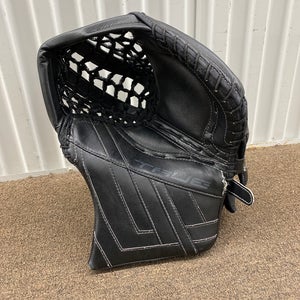 True HZRDUS Px4 580 GOALIE GLOVE (Used)