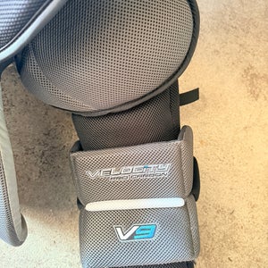 Small 2020 Vaughn Velocity V9 Goalie Chest Protector (New)