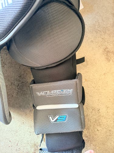 Small 2020 Vaughn Velocity V9 Goalie Chest Protector (New)