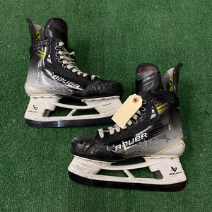 Bauer Vapor Hyperlite 2 Hockey Skates | Intermediate 6.5 (Fit 3)