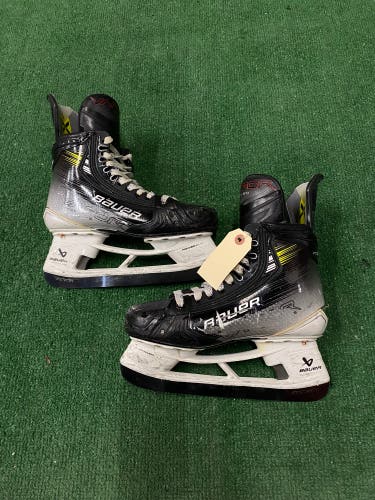Bauer Vapor Hyperlite 2 Hockey Skates | Intermediate 6.5 (Fit 3)