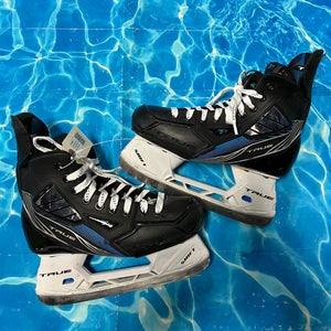 Intermediate True TF7 Hockey Skates Regular Width Size 4.5 (Used)