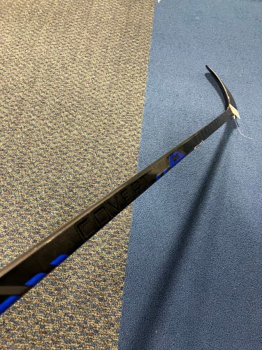 Senior Warrior Covert QR6 S2 Hockey Stick Right Handed W03 75 Flex (Used)