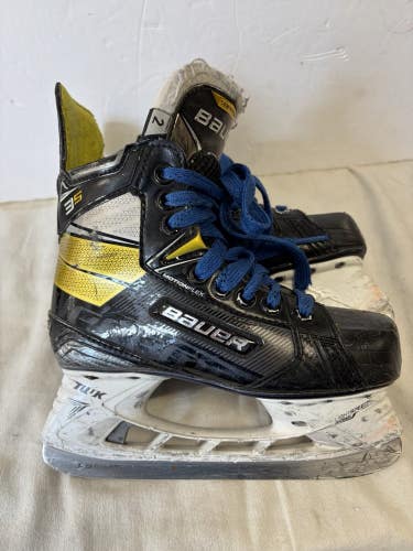 Junior Size 2 Bauer Supreme 3S Ice Hockey Skates
