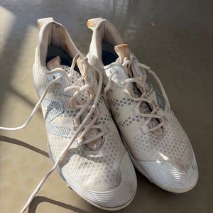 White Men's Size M 11.0 (W 12.0) Adult New Balance Compv3 Low Top Molded Cleats (Used)