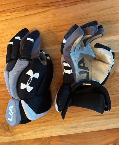 Under Armour Youth Strategy Lacrosse Gloves Medium (Used)