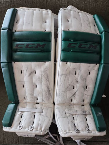 29+1 CCM Extreme Flex 5 Pro Goalie Leg Pads (Used)