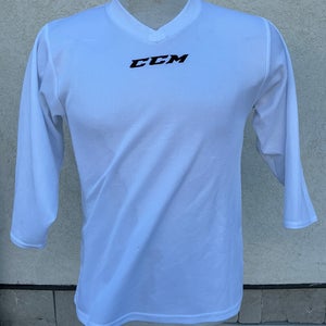 White Small / Medium Boys CCM QuickLite Jersey (Used)