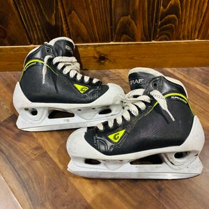 Graf Supra G4500 Hockey Goalie Skates Regular Width Size 3.5 (Used)