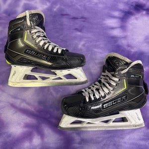 Intermediate Bauer Elite Hockey Goalie Skates Size 6.5 (Used)