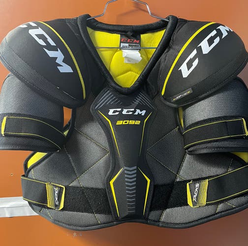 Used CCM Tacks 3092 Shoulder Pads Sr. XL