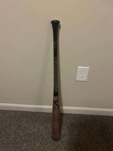 Victus V-Cut Bat (-3) 30 oz 33" (Used)