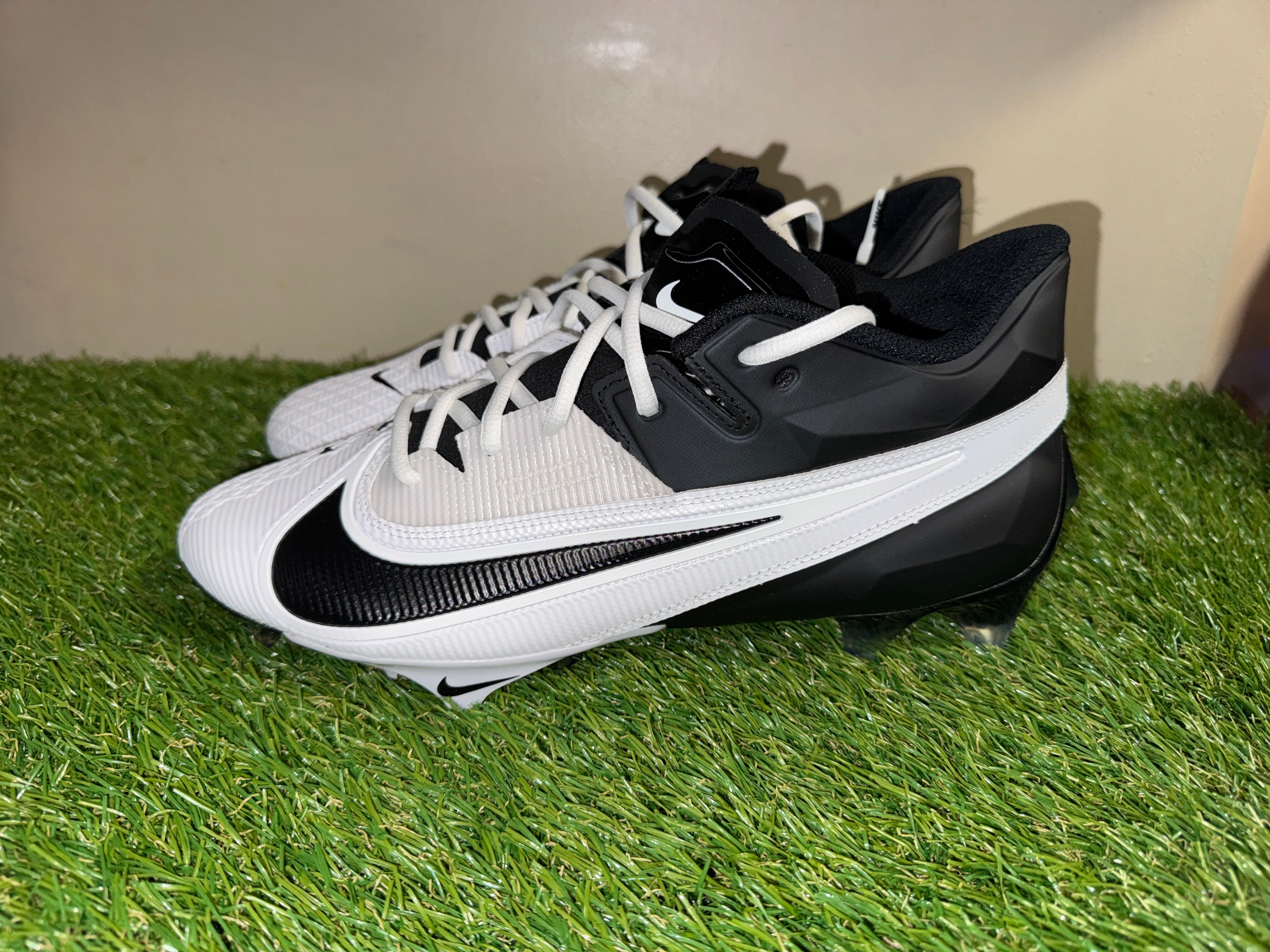 Nike Vapor Edge Elite 360 2 Football Cleats Black White  display picture 1