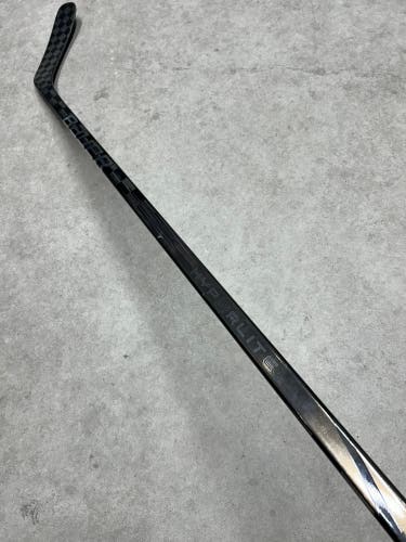 87 Flex P88 Senior Bauer Vapor Hyperlite 2 Right Hand Hockey Stick (New)