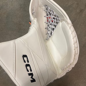CCM Axis 2.9 Senior Goalie Glove
