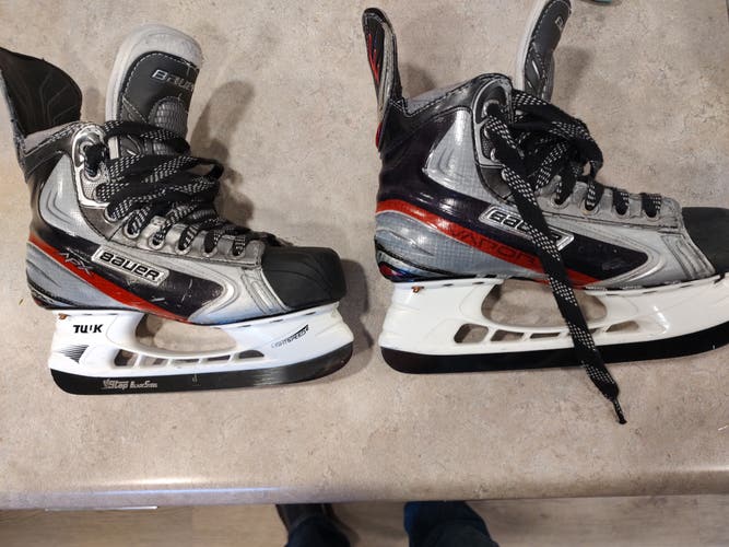 Bauer Vapor APX Hockey Skates Regular Width Size 5 (Used)