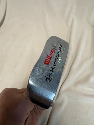 Silver Unisex Wilson Blade Harmonized Right Handed Putter Uniflex 34" (Used)