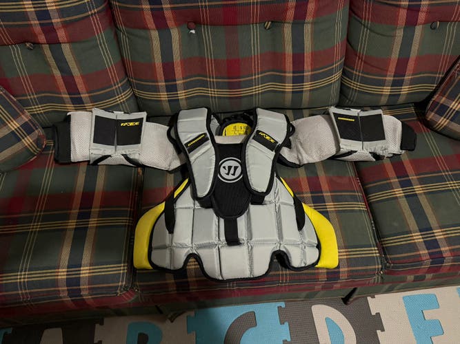 Large/Extra Large Warrior Ritual RX3 E Goalie Chest Protector (Used)