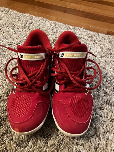 Red Men's Size M 6.5 (W 7.5) New Balance 3000v7 Low Top Molded Cleats (Used)