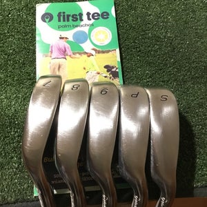 Taylormade Ladies Miscela Irons Set (7-PW-SW) Ultralite Graphite Shafts