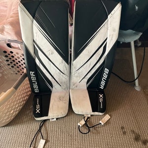 Large 2024 Bauer Vapor X5 Pro Goalie Leg Pads (Used)